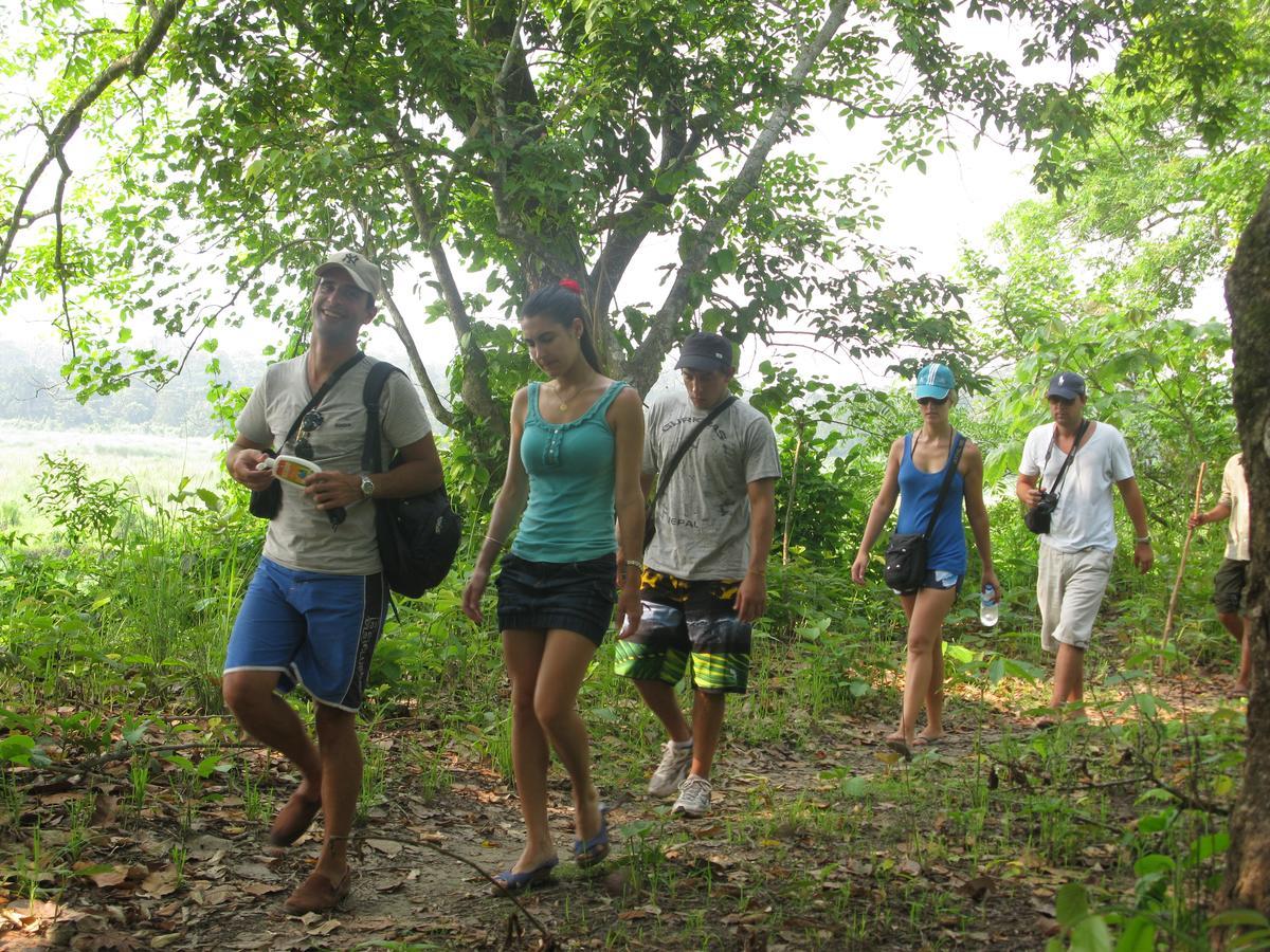 Rhino Land Jungle Lodge Sauraha Exterior foto