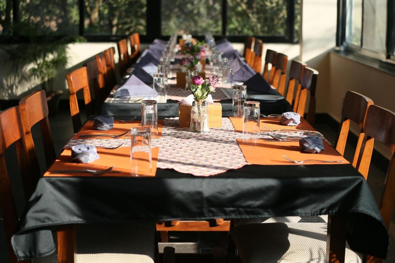 Rhino Land Jungle Lodge Sauraha Exterior foto
